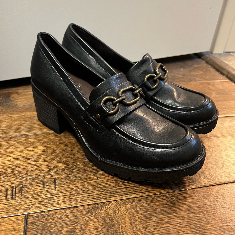 White Mountain Black Lug Heel Loafers with Chain Trim